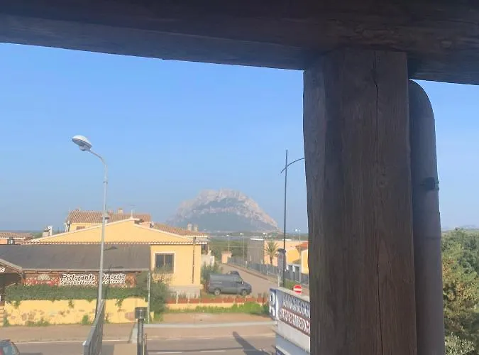 Bella Vista Su Tavolara 公寓
