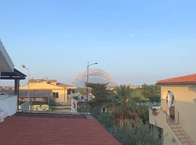 Bella Vista Su Tavolara